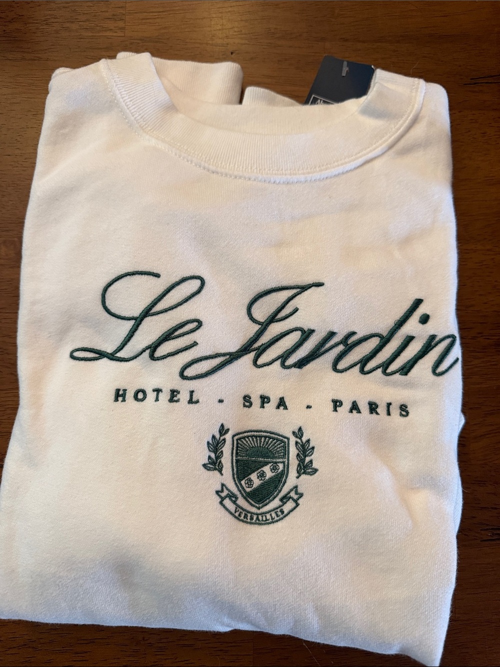 Abercrombie & Fitch White Cropped Pullover Sweatshirt with green embroidery